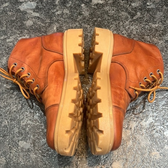 Tod\'s Sz 10 Lace-Up Ankle Lug Chukka Boots